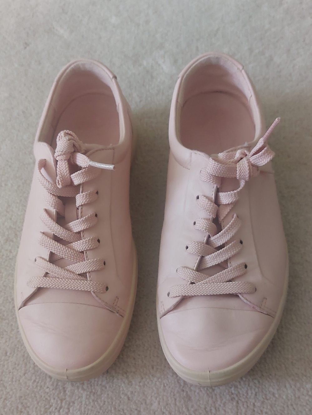 ECCO Women's Blush Pink Leather Casual Sneakers